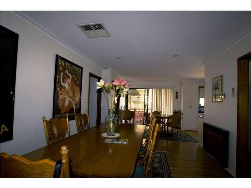 8 Butts Road, Eaglehawk VIC 3556