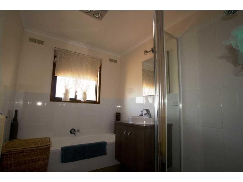 8 Butts Road, Eaglehawk VIC 3556