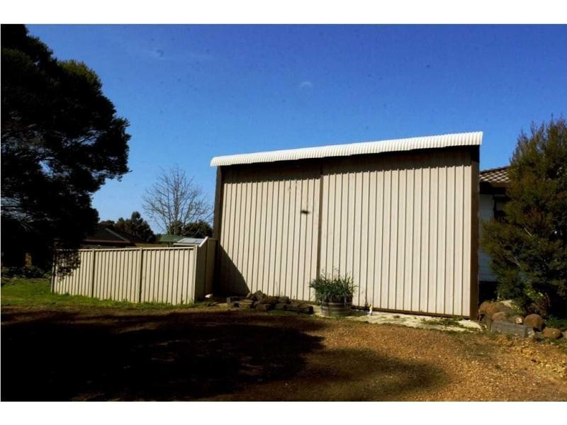 8 Butts Road, Eaglehawk VIC 3556