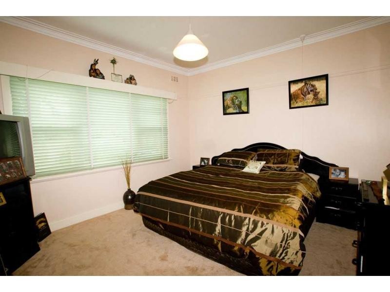 Flora Hill VIC 3550