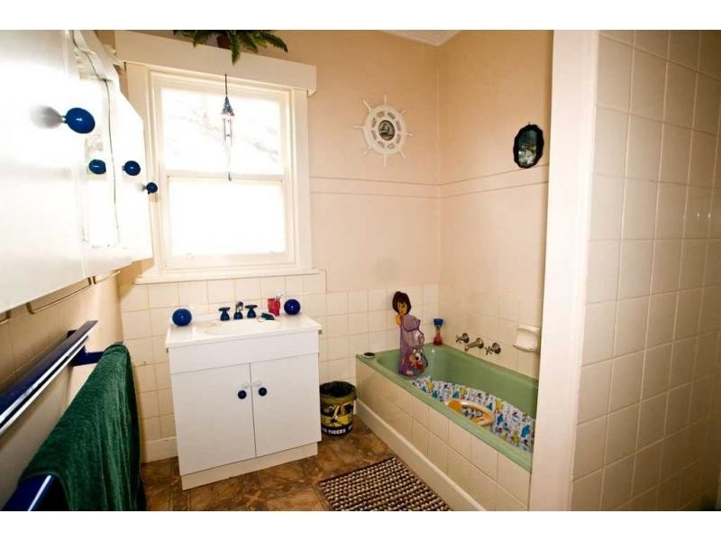 Flora Hill VIC 3550