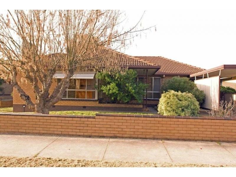 9 Oak Street, Golden Square VIC 3555