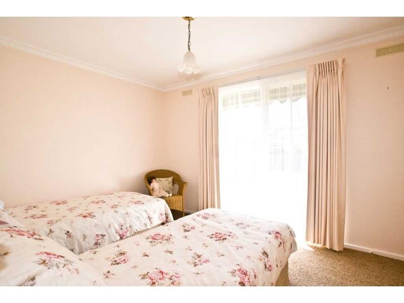 Flora Hill VIC 3550