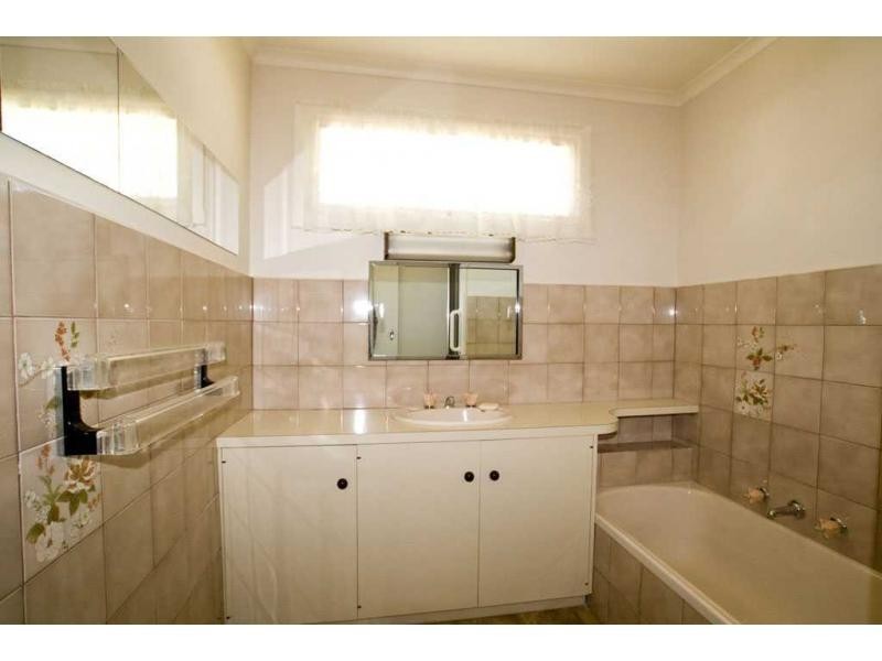 Flora Hill VIC 3550