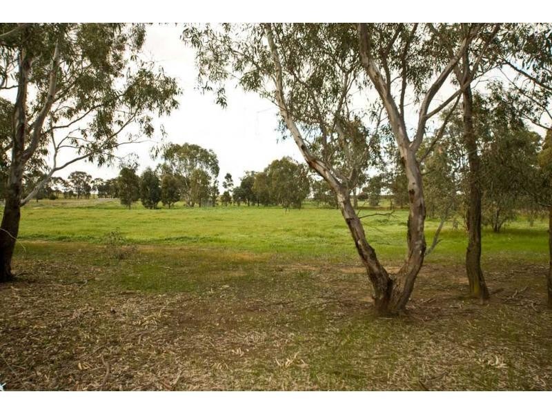 Bagshot VIC 3551