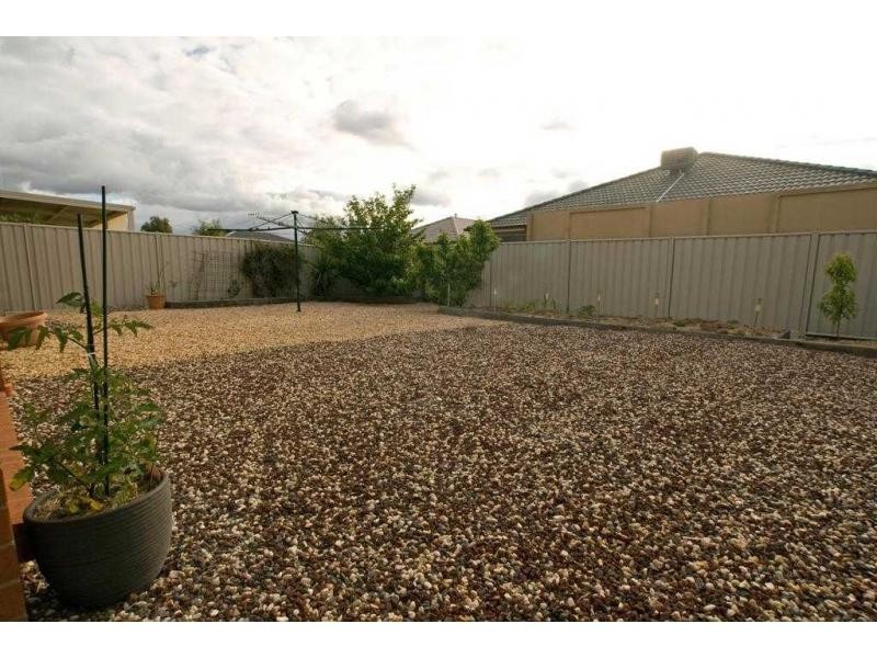 5 Black Wattle Avenue, Epsom VIC 3551