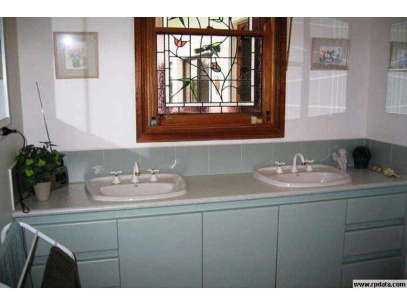 16 Curtin Street, Flora Hill VIC 3550