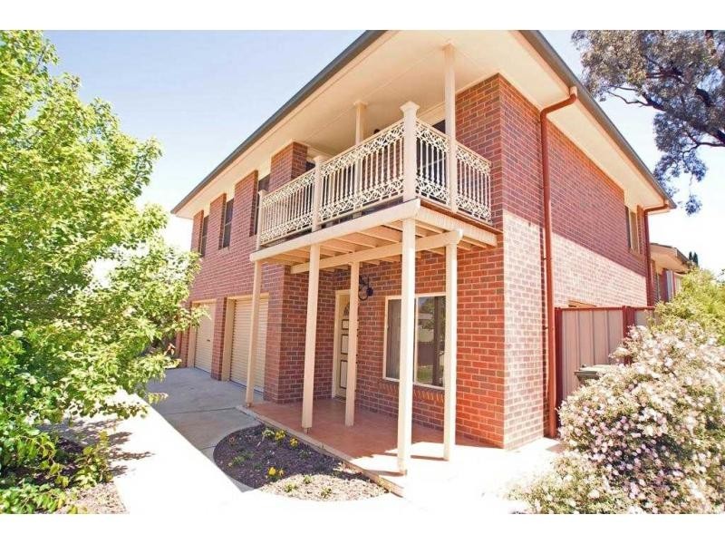 Villa *2/15 Claire Court, Kennington VIC 3550