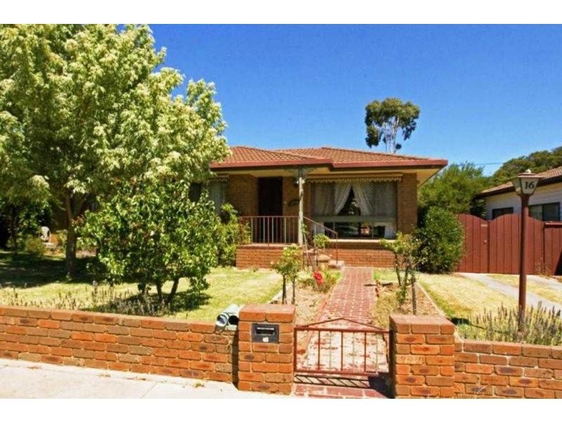*16 Walls Street, Eaglehawk VIC 3556