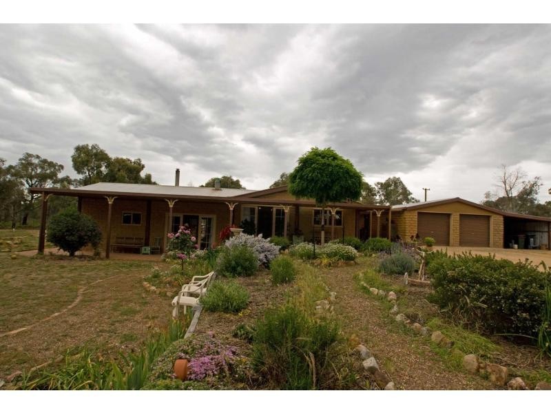 .232 Somerset Park Drive, Junortoun VIC 3551