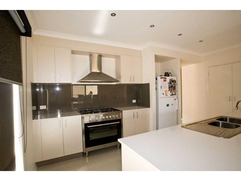 2 Tununga Circuit, Kangaroo Flat VIC 3555