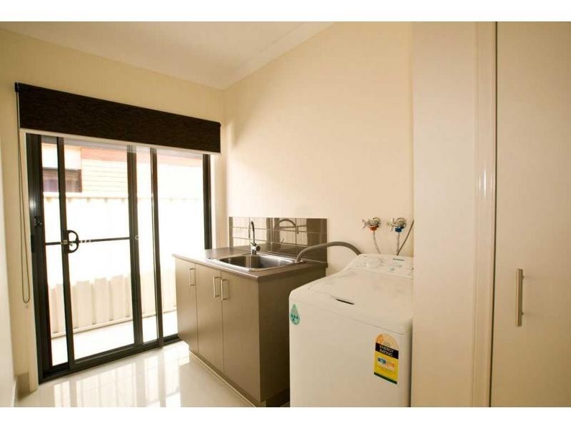 2 Tununga Circuit, Kangaroo Flat VIC 3555