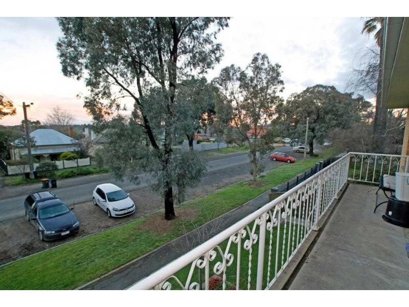 1/10 Brodie, Quarry Hill VIC 3550