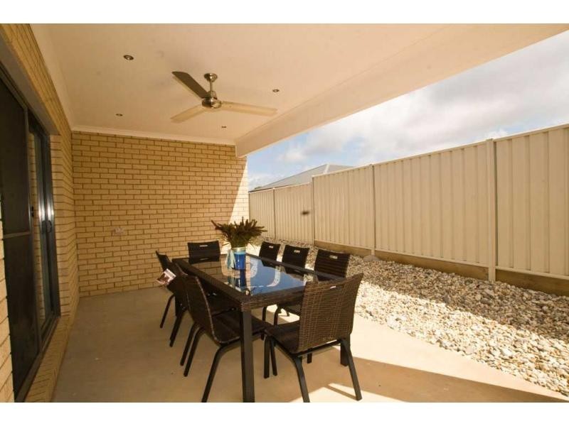 2 Tununga Circuit, Kangaroo Flat VIC 3555