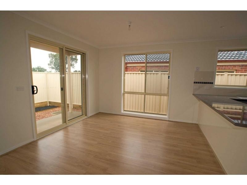 9/10 Druid Street, Golden Square VIC 3555