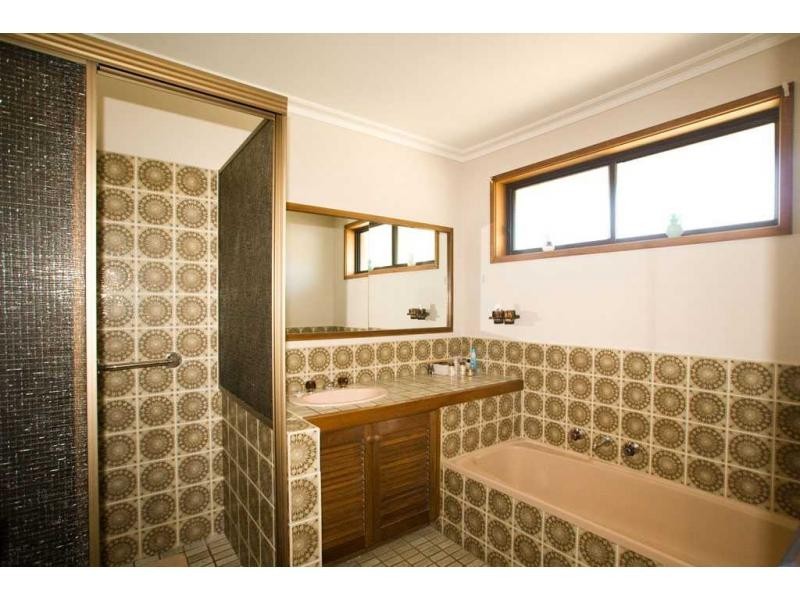 Flora Hill VIC 3550