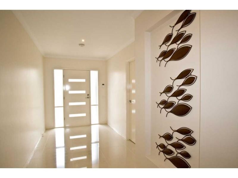 2 Tununga Circuit, Kangaroo Flat VIC 3555