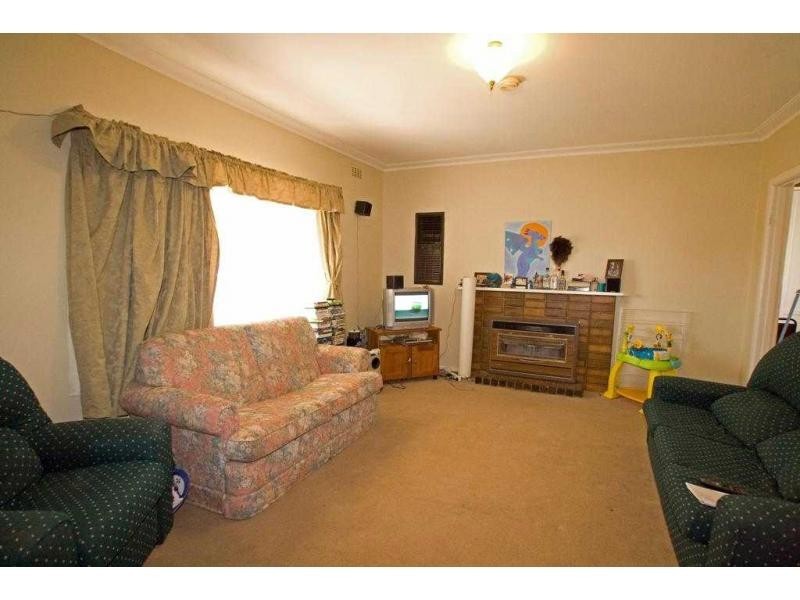 4 Thomas Street, Kangaroo Flat VIC 3555