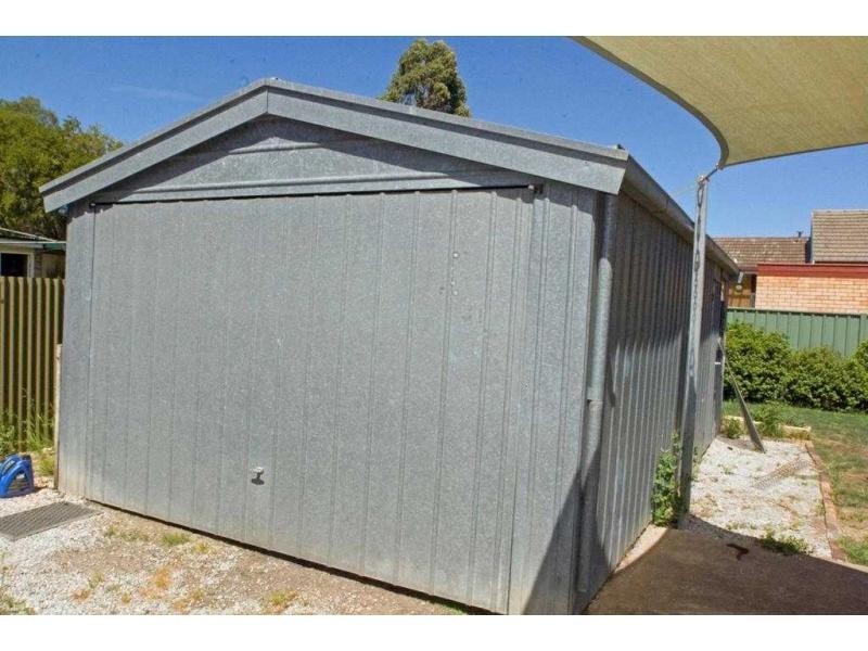 4 Thomas Street, Kangaroo Flat VIC 3555