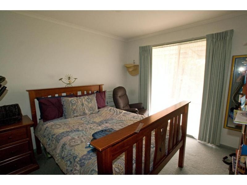 27 Queen Street, Kangaroo Flat VIC 3555