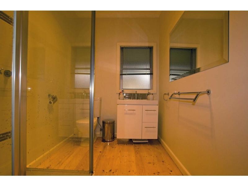 *24 Bay Street, Golden Square VIC 3555