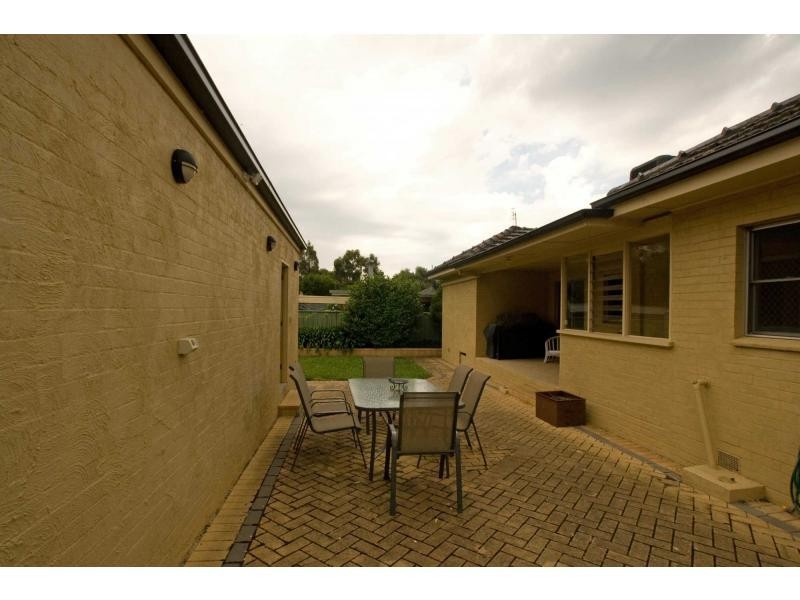 *24 Bay Street, Golden Square VIC 3555