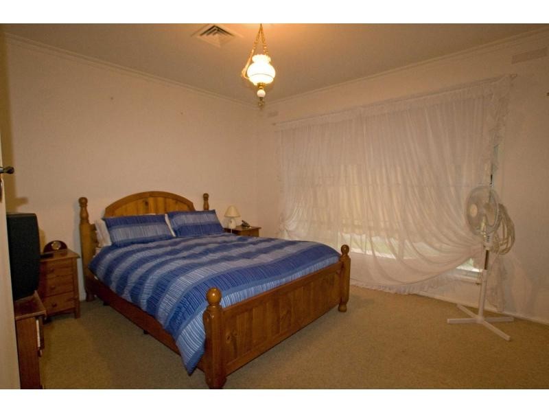 8 Louisa Court, Strathdale VIC 3550