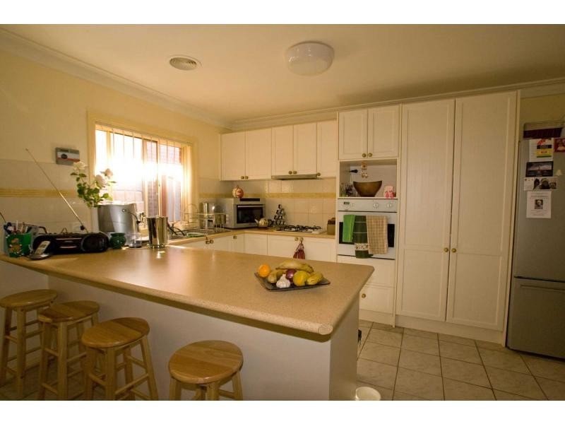 1/15 Claire Court, Kennington VIC 3550