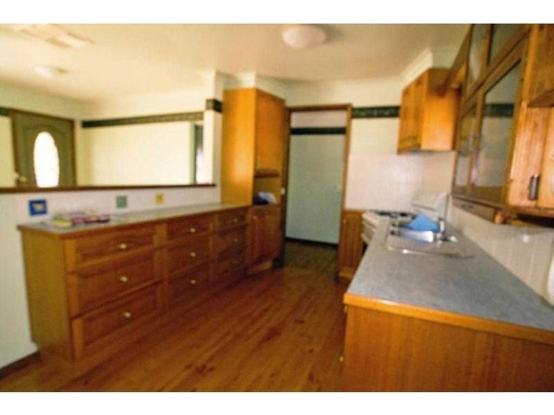 16.. WALLS Street, Eaglehawk VIC 3556