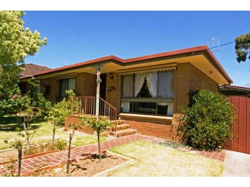 16.. WALLS Street, Eaglehawk VIC 3556