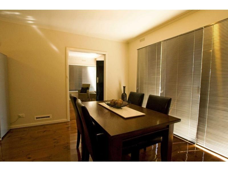 113` Gladstone Street, Quarry Hill VIC 3550