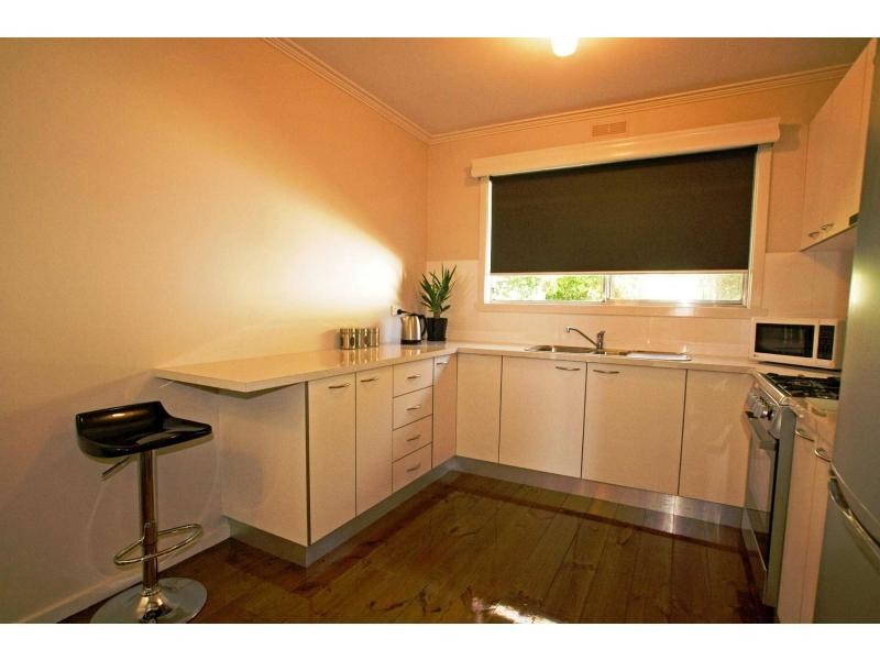 113` Gladstone Street, Quarry Hill VIC 3550