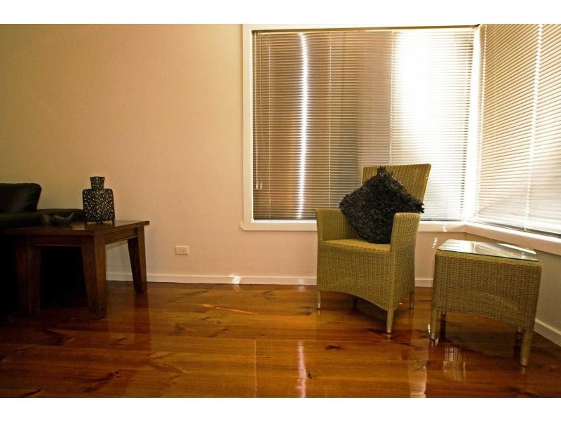 113` Gladstone Street, Quarry Hill VIC 3550