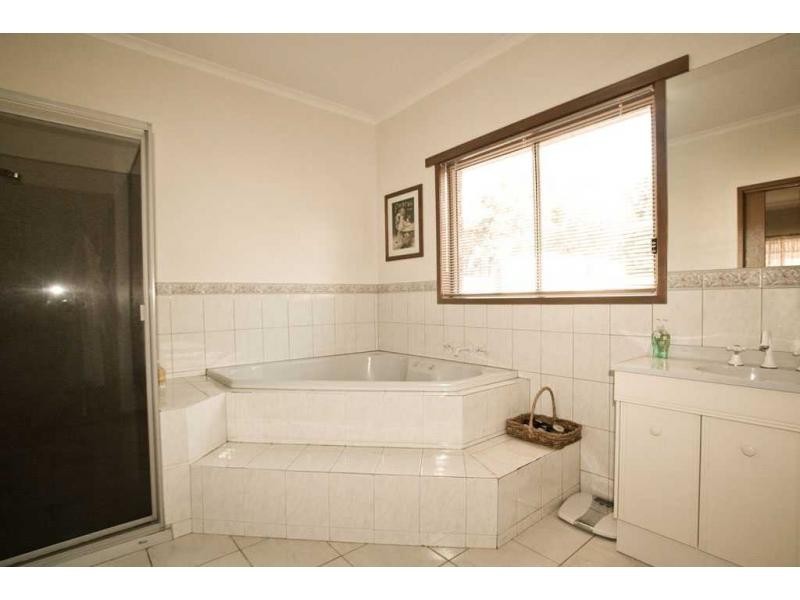Epsom VIC 3551