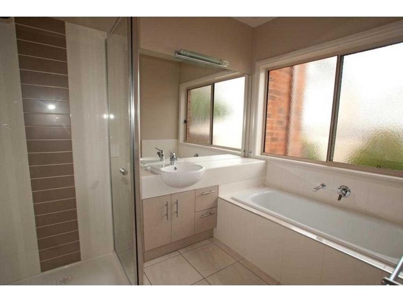 27 Elwood Street, Golden Square VIC 3555