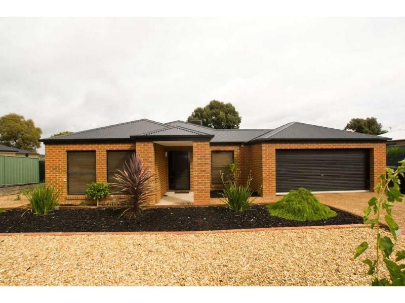 5 Marita Drive, Maiden Gully VIC 3551