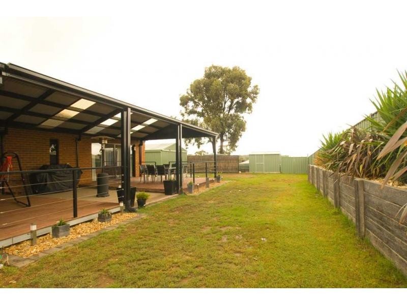 5 Marita Drive, Maiden Gully VIC 3551