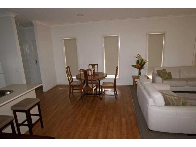 Unit 1/379 High Street, Golden Square VIC 3555