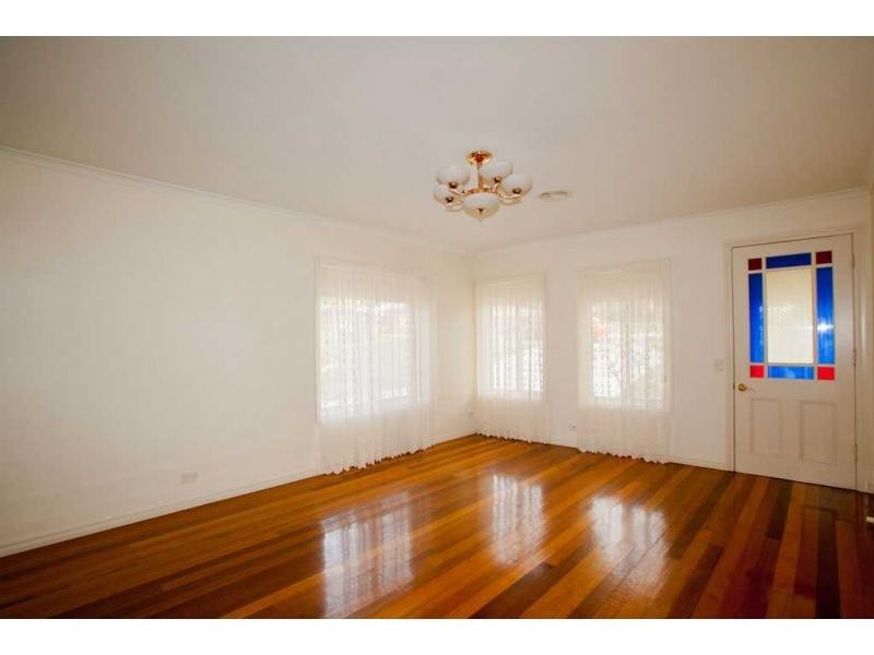 2 Kate Close, Kennington VIC 3550