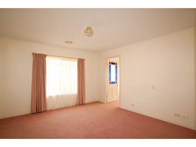 2 Kate Close, Kennington VIC 3550