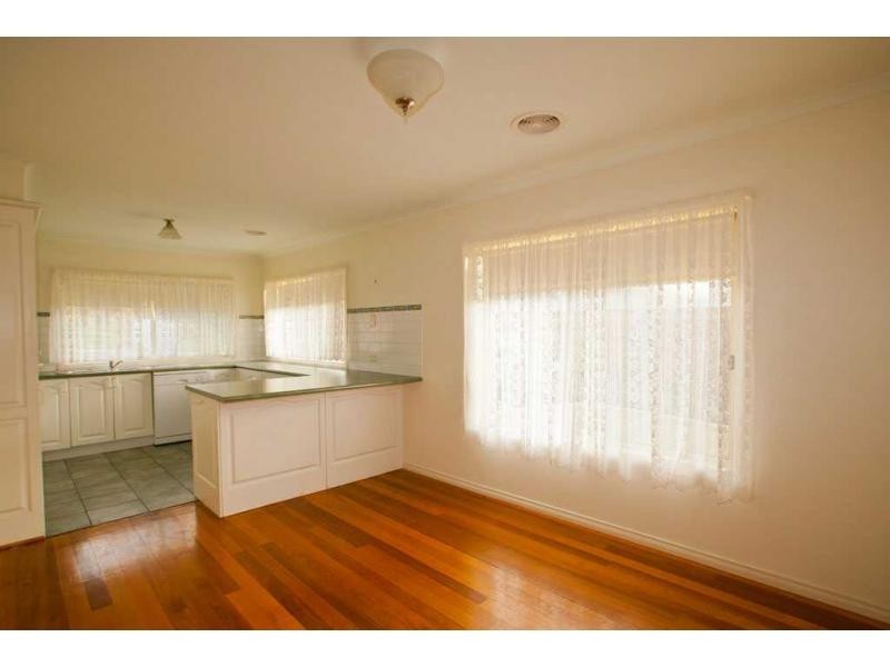 2 Kate Close, Kennington VIC 3550