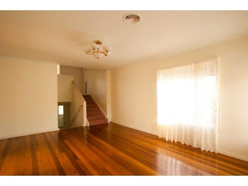 2 Kate Close, Kennington VIC 3550