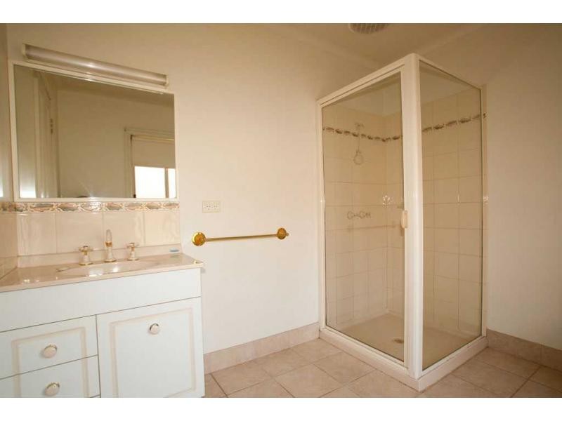 2 Kate Close, Kennington VIC 3550
