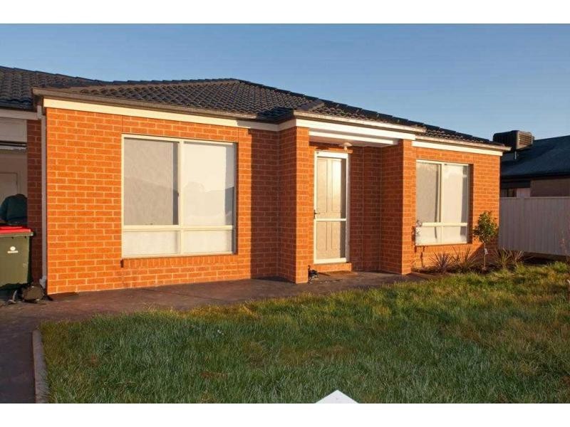 18 O’Neill Court, Epsom VIC 3551