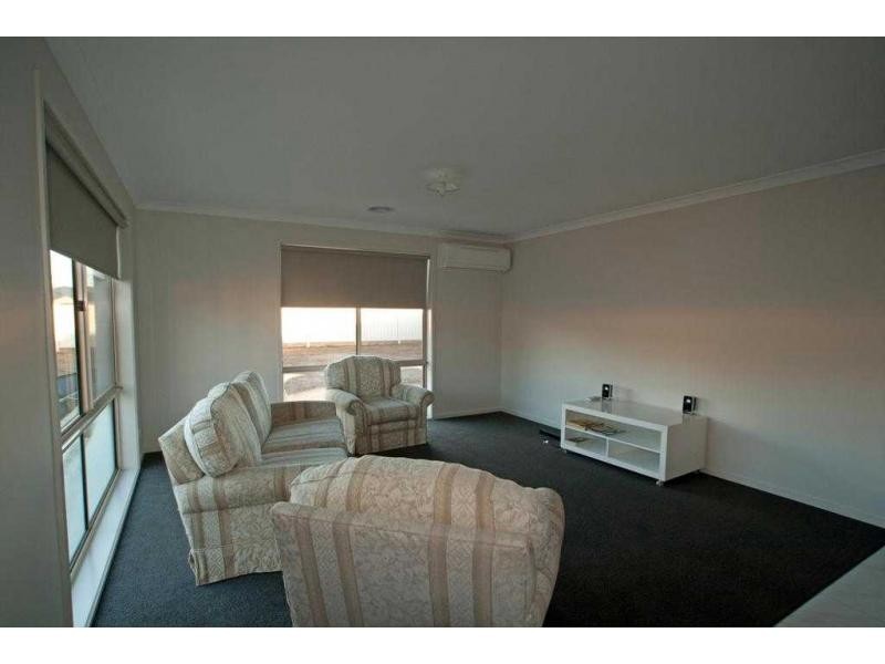 18 O’Neill Court, Epsom VIC 3551
