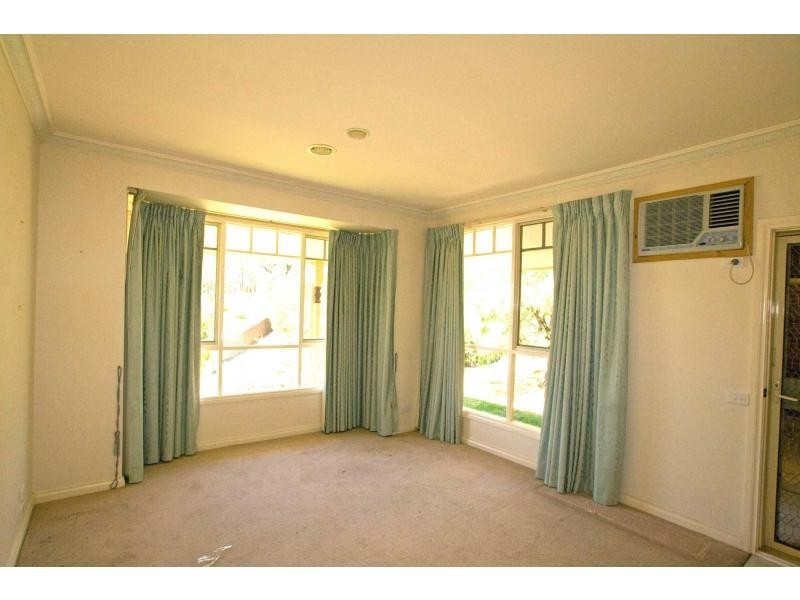 3/3 McKay Crescent, Strathdale VIC 3550