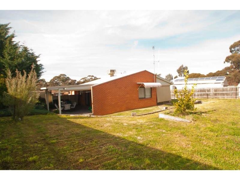 34 William Drive, Kangaroo Flat VIC 3555