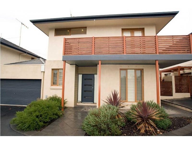 Villa 2/105 Sternberg Street, Kennington VIC 3550
