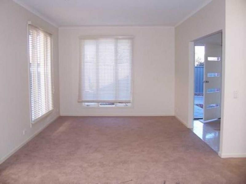 Villa 2/105 Sternberg Street, Kennington VIC 3550