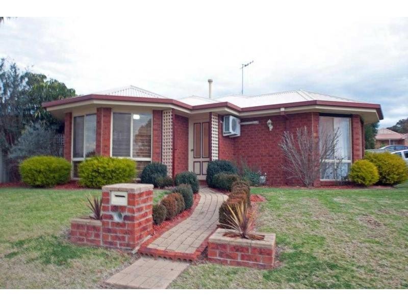 31 Pattison Drive, Kangaroo Flat VIC 3555